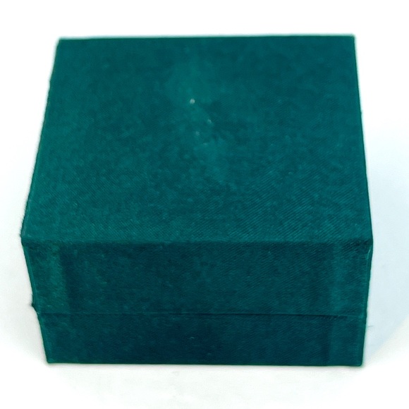 CHARLOTTE & LEXI, WOMENS STERLING SILVER, CLOVER EARRINGS WITH CUBIC ZIRCONIA - Picture 16 of 16